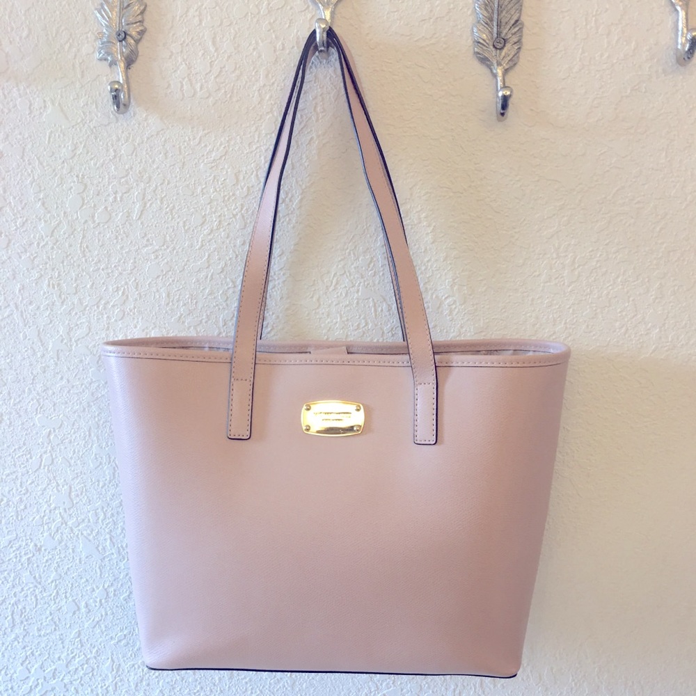 Michael Kors jet set tote